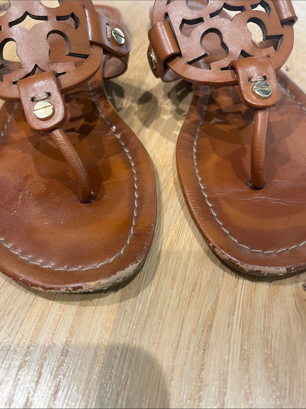 Tory Burch Miller Leather Logo Thong Sandals - Picture 3 of 6